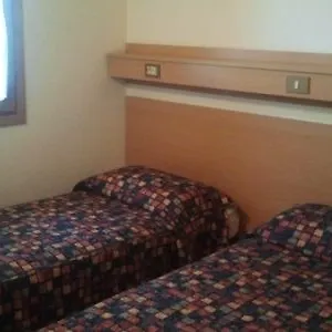 Отель Tahiti Camping And Thermae Bungalow Park, Комаккьо